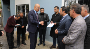 İpekyolu Kaymakamı Aydın'dan evi yanan aileye destek