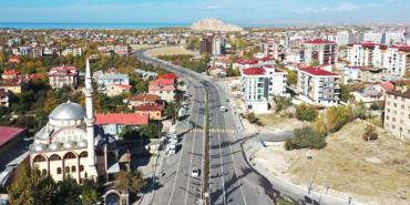 Van'da 30 metre genişliğindeki Hatuniye Caddesi açıldı