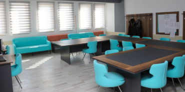 Van'da öğretmenlere jest!