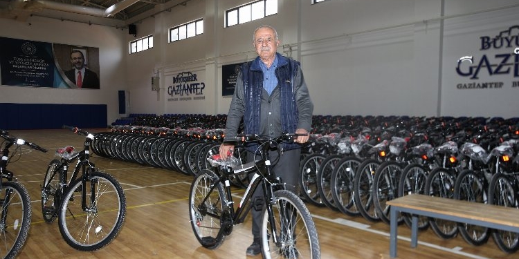 buyuksehir-gaziantep-te-uretilen-100-bin-bisikletin-dagitimini-surduruyor-6-1680872388-671
