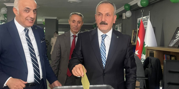 Gelecek Partisi Van 2. Olağan Kongresini gerçekleştirdi: Karabıyık güven tazeledi