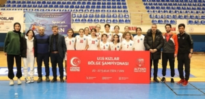 ipekyolu Belediyesi Kız Basketbol takımları şampiyon oldu